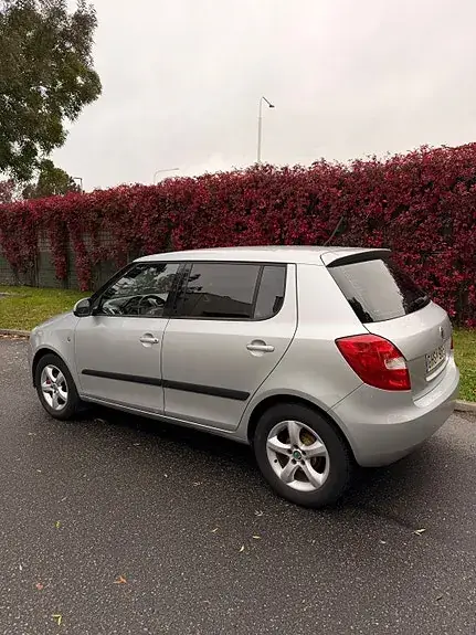 Skoda Fabia 2008 photo 2