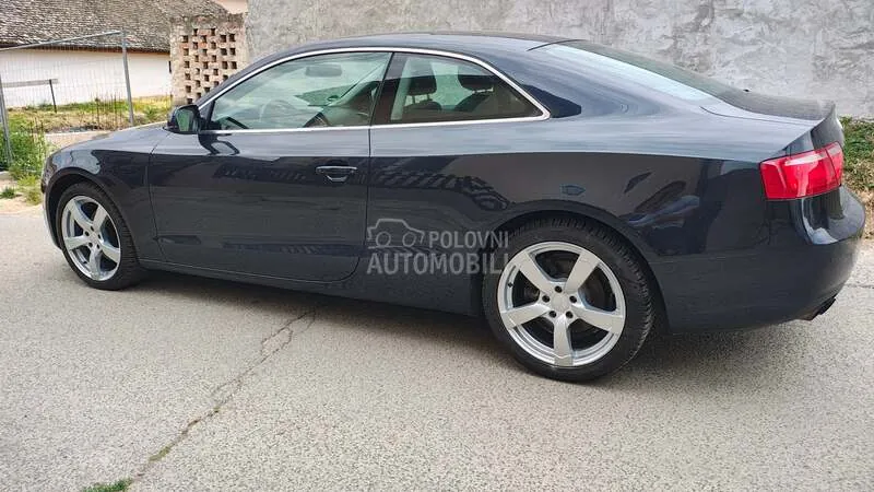 Audi A5 2012 photo 4
