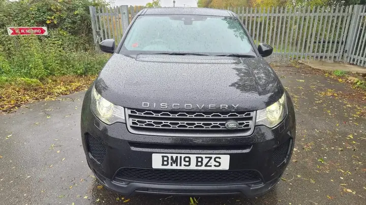 Land Rover Discovery Sport 2019 photo 2