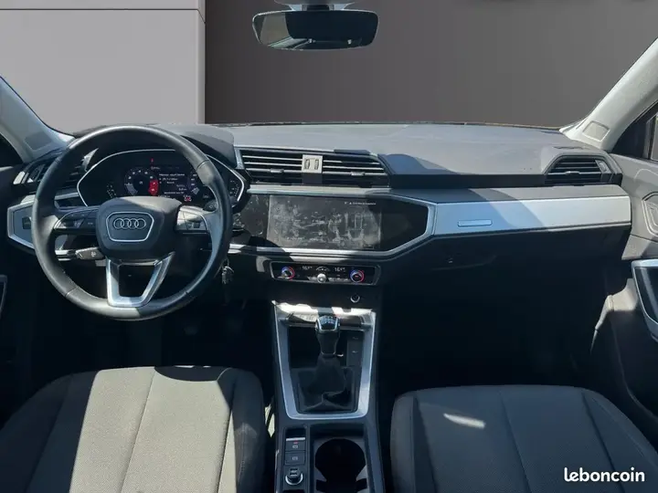 Audi Q3 2021 photo 2