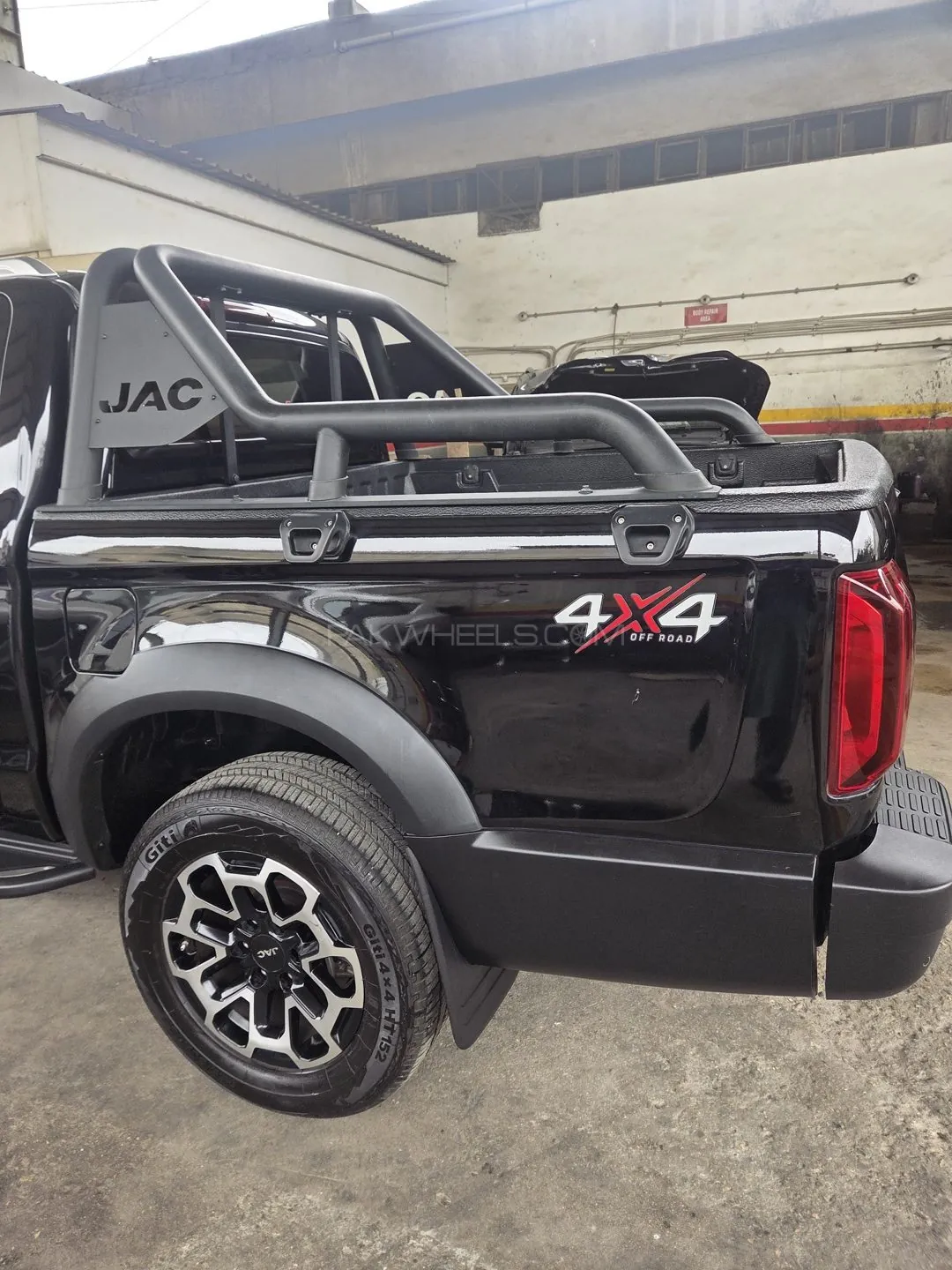 JAC T9