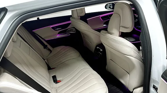 Mercedes-Benz E300 De 2024 photo 5