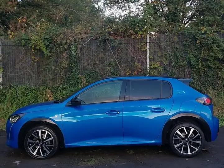 Peugeot 208 2023 photo 4