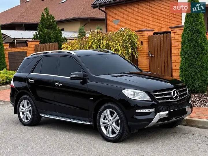 Mercedes-Benz M-Class 2013 photo 2
