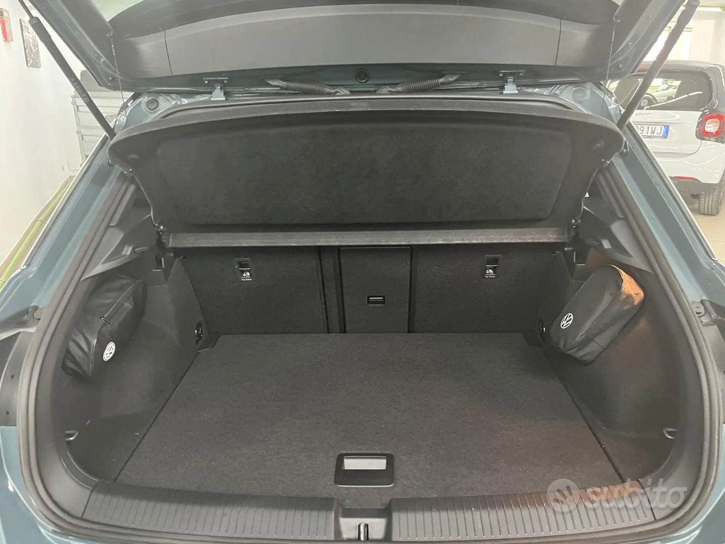 Volkswagen T-Roc 2023 photo 3