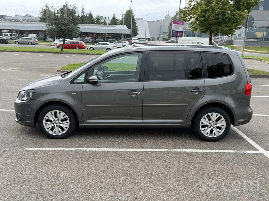 Volkswagen Touran 2013 photo 2
