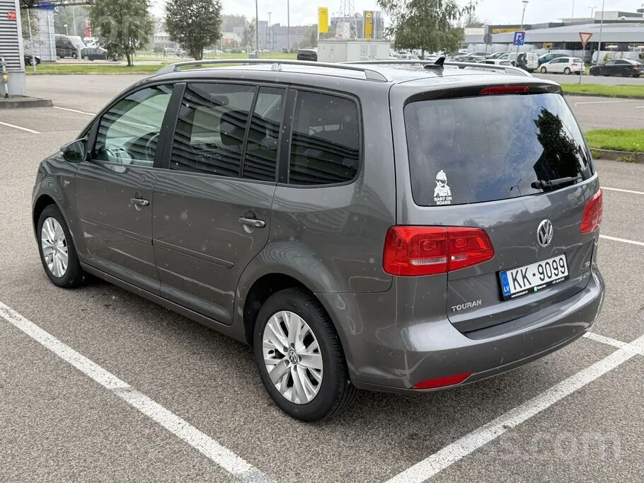 Volkswagen Touran 2013 photo 3