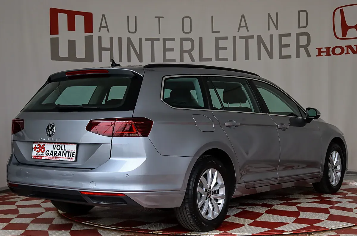 Volkswagen Passat 2023 photo 2