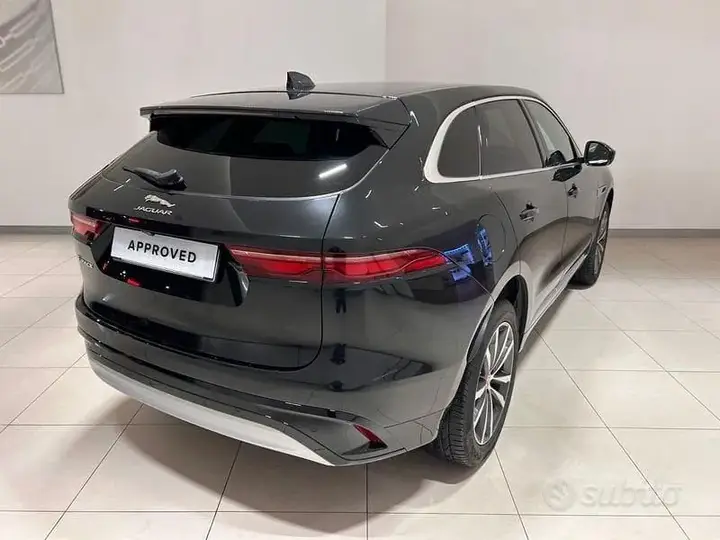 Jaguar F-Pace 2022 photo 2