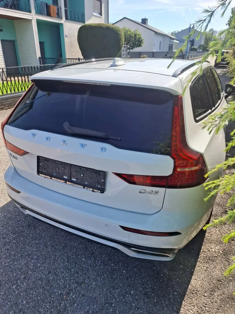 Volvo V60 2018 photo 2