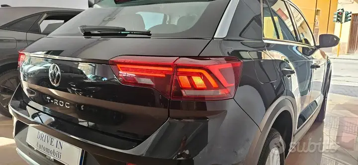 Volkswagen T-Roc 2023 photo 2