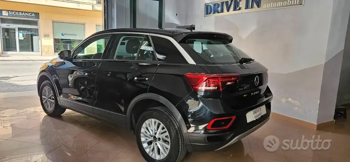 Volkswagen T-Roc 2023 photo 3