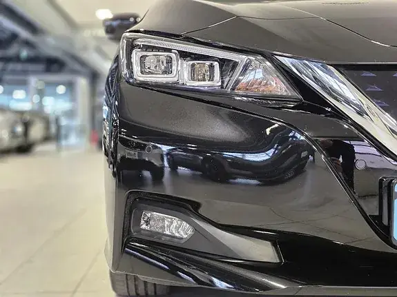 Nissan Leaf 2021 photo 2