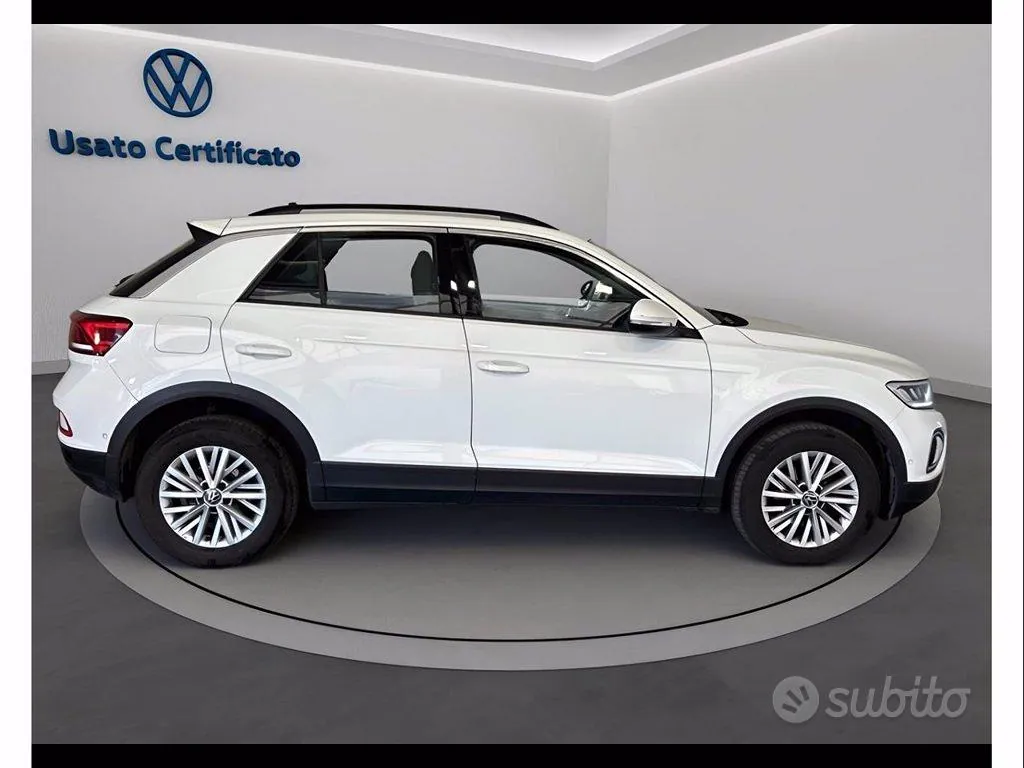 Volkswagen T-Roc 2023 photo 3