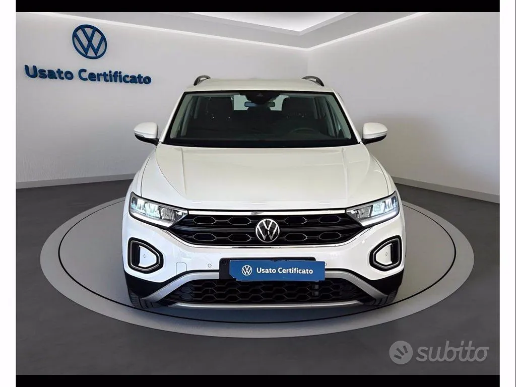 Volkswagen T-Roc 2023 photo 2