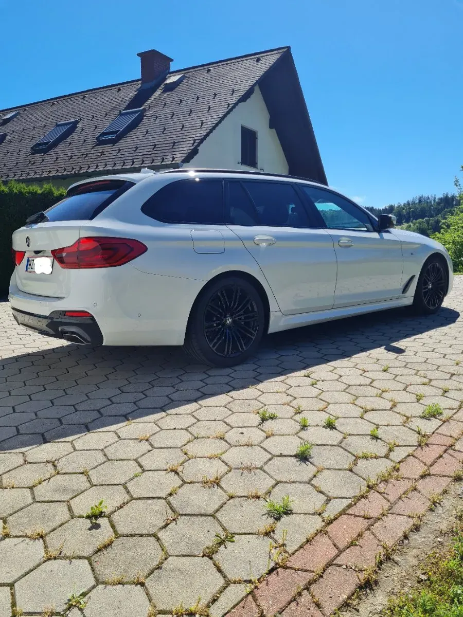 BMW 5 Series 2018 photo 3