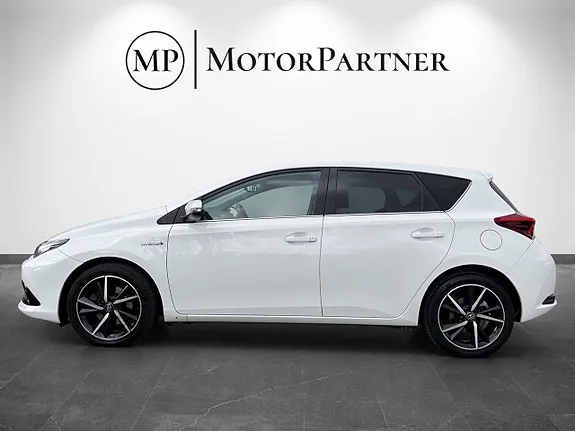 Toyota Auris 2017 photo 4