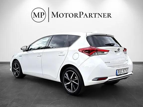 Toyota Auris 2017 photo 5