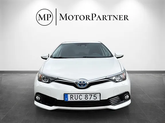Toyota Auris 2017 photo 2