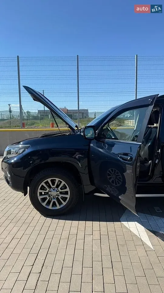 Toyota Land Cruiser Prado 2020 photo 3