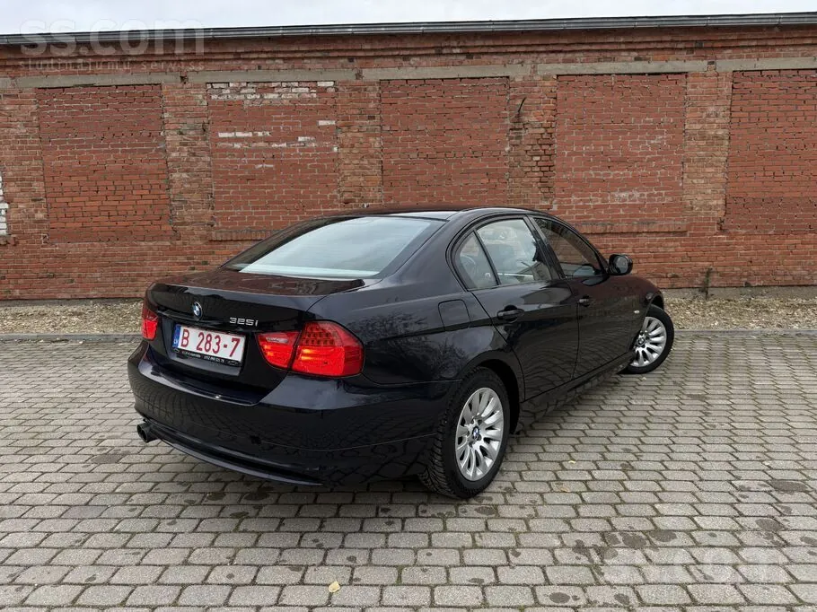 BMW 3 Series 2009 photo 4