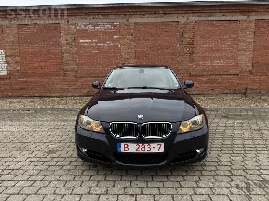BMW 3 Series 2009 photo 2