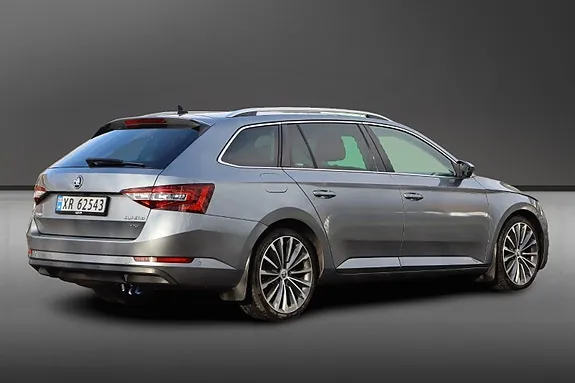 Skoda Superb 2016 photo 4
