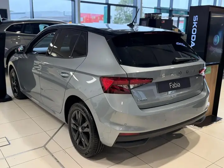 Skoda Fabia photo 3