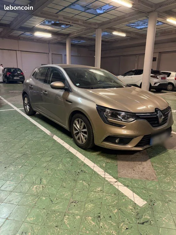Renault Megane 2016 photo 2