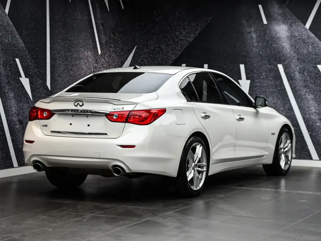 Infiniti Q50 2017 photo 2
