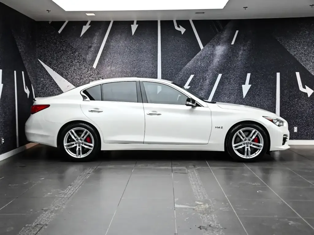 Infiniti Q50 2017 photo 3