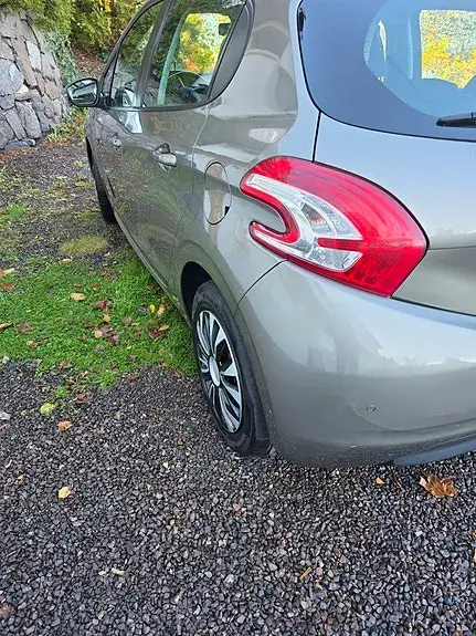 Peugeot 208 2013 photo 3