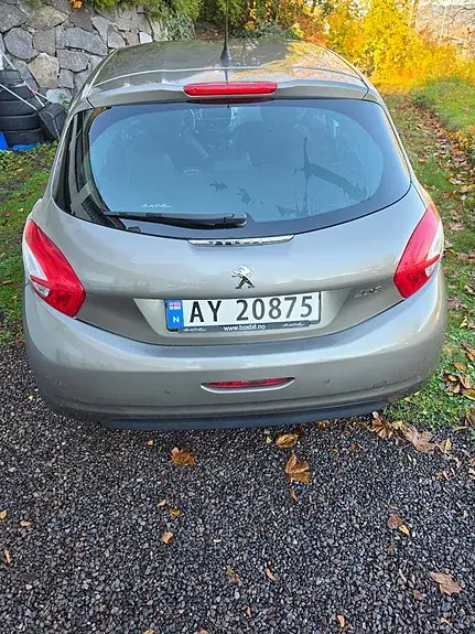 Peugeot 208 2013 photo 4