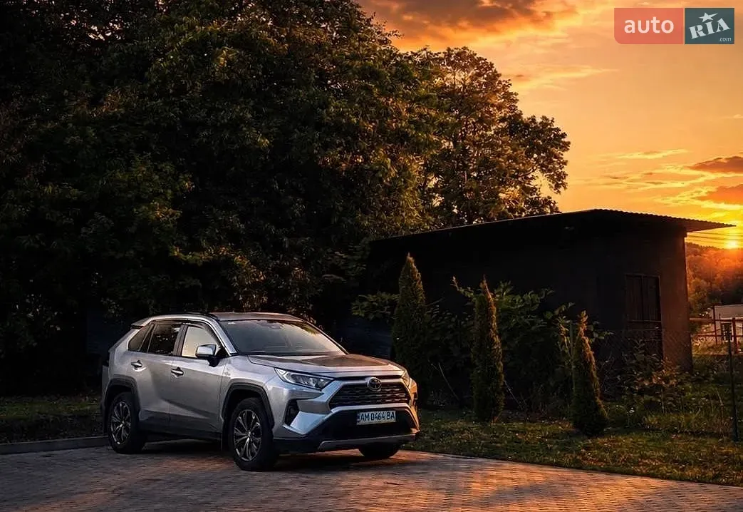 Toyota Rav4 2023 photo 2