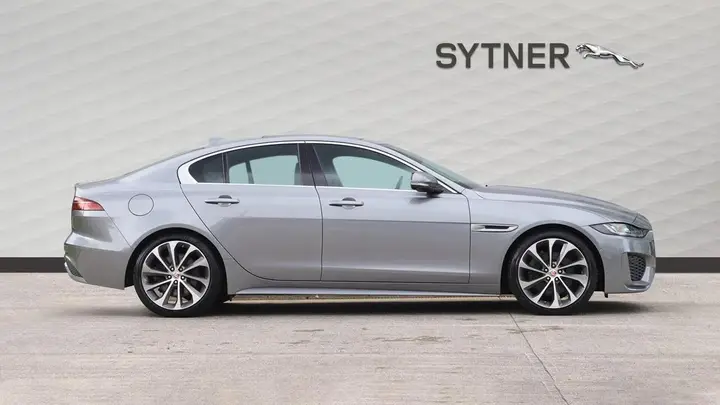 Jaguar Xe 2021 photo 5