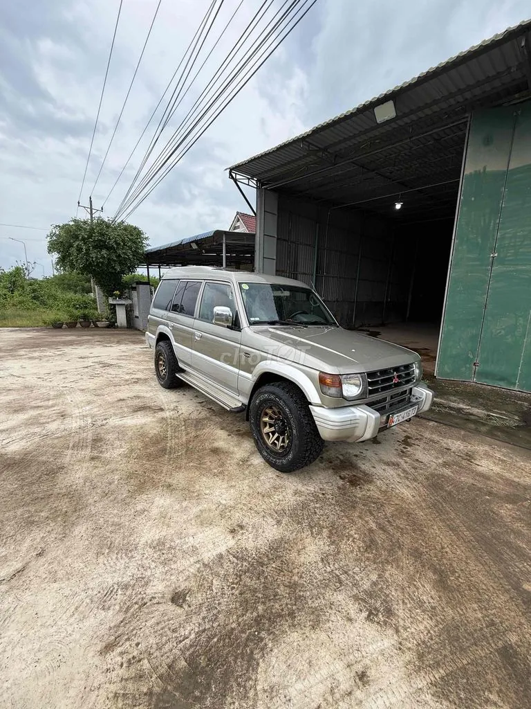 Mitsubishi Pajero 2006 photo 2