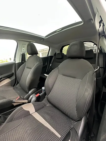 Peugeot 208 2017 photo 5