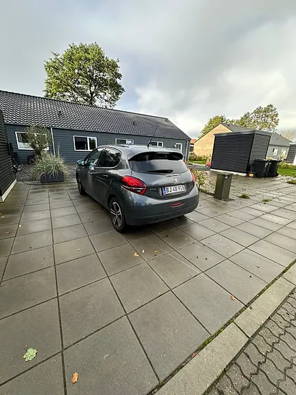 Peugeot 208 2017 photo 4