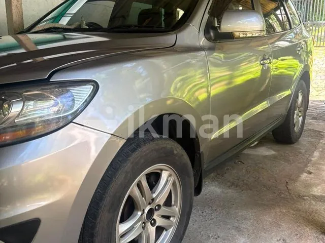 Hyundai Santa Fe 2010 photo 2