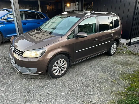 Volkswagen Touran 2012 photo 3