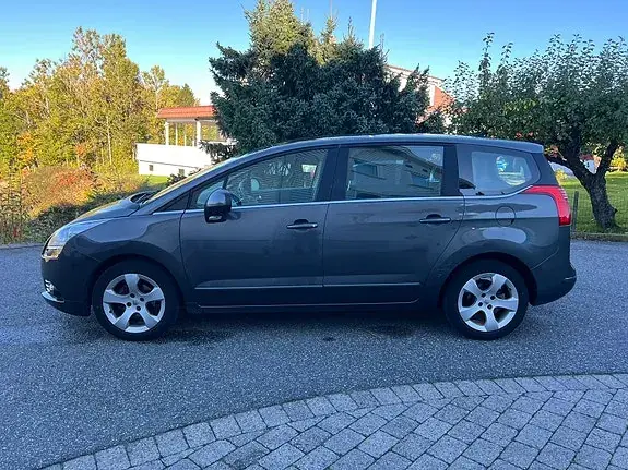 Peugeot 5008 2010 photo 4