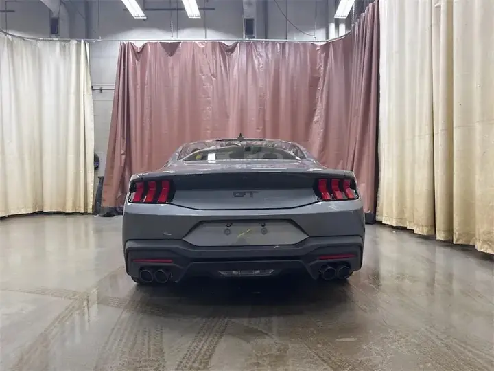 Ford Mustang 2025 photo 4
