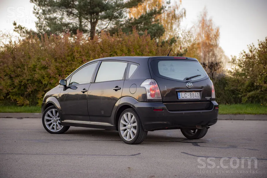 Toyota Corolla Verso 2005 photo 5