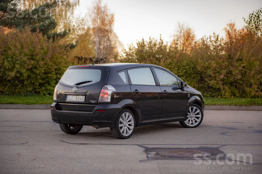 Toyota Corolla Verso 2005 photo 3