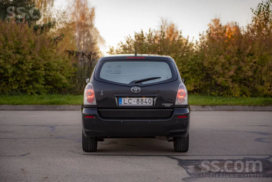 Toyota Corolla Verso 2005 photo 4