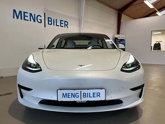 Tesla Model 3 2021 photo 2