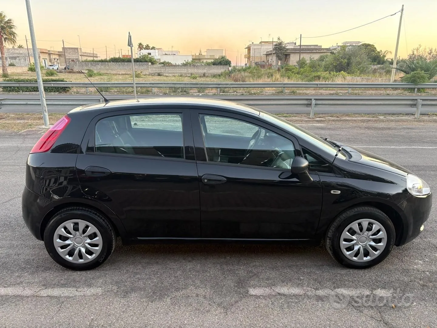 Fiat Grande Punto 2010 photo 4