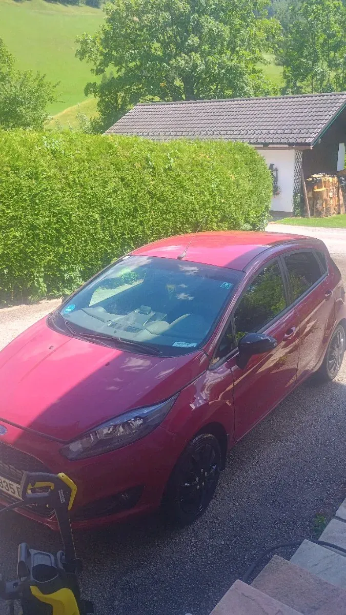 Ford Fiesta 2013 photo 2