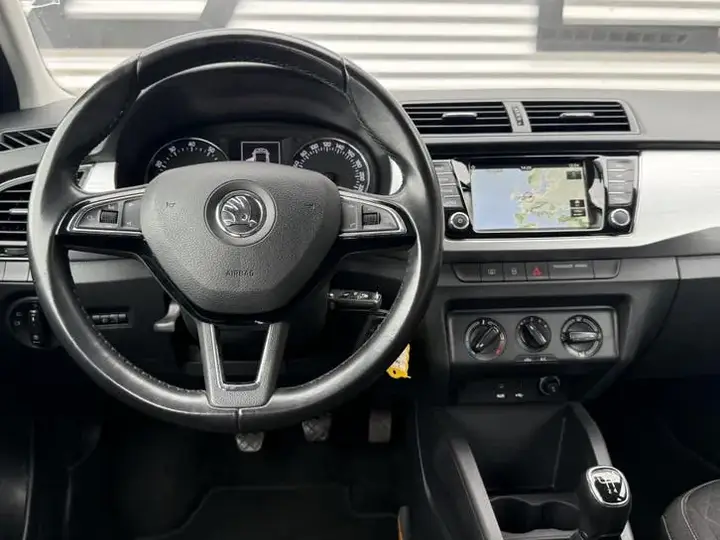 Skoda Fabia 2017 photo 2
