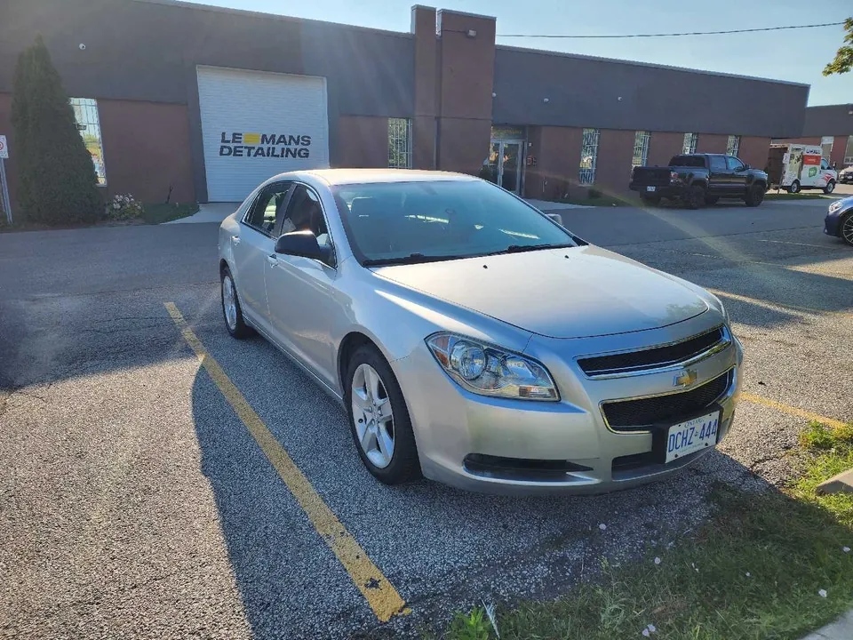 Chevrolet Malibu 2010 photo 2